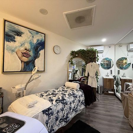 ベスト ウエスタン プラス グラン ホテル モレリア エクステリア 写真 A medical spa in the United States