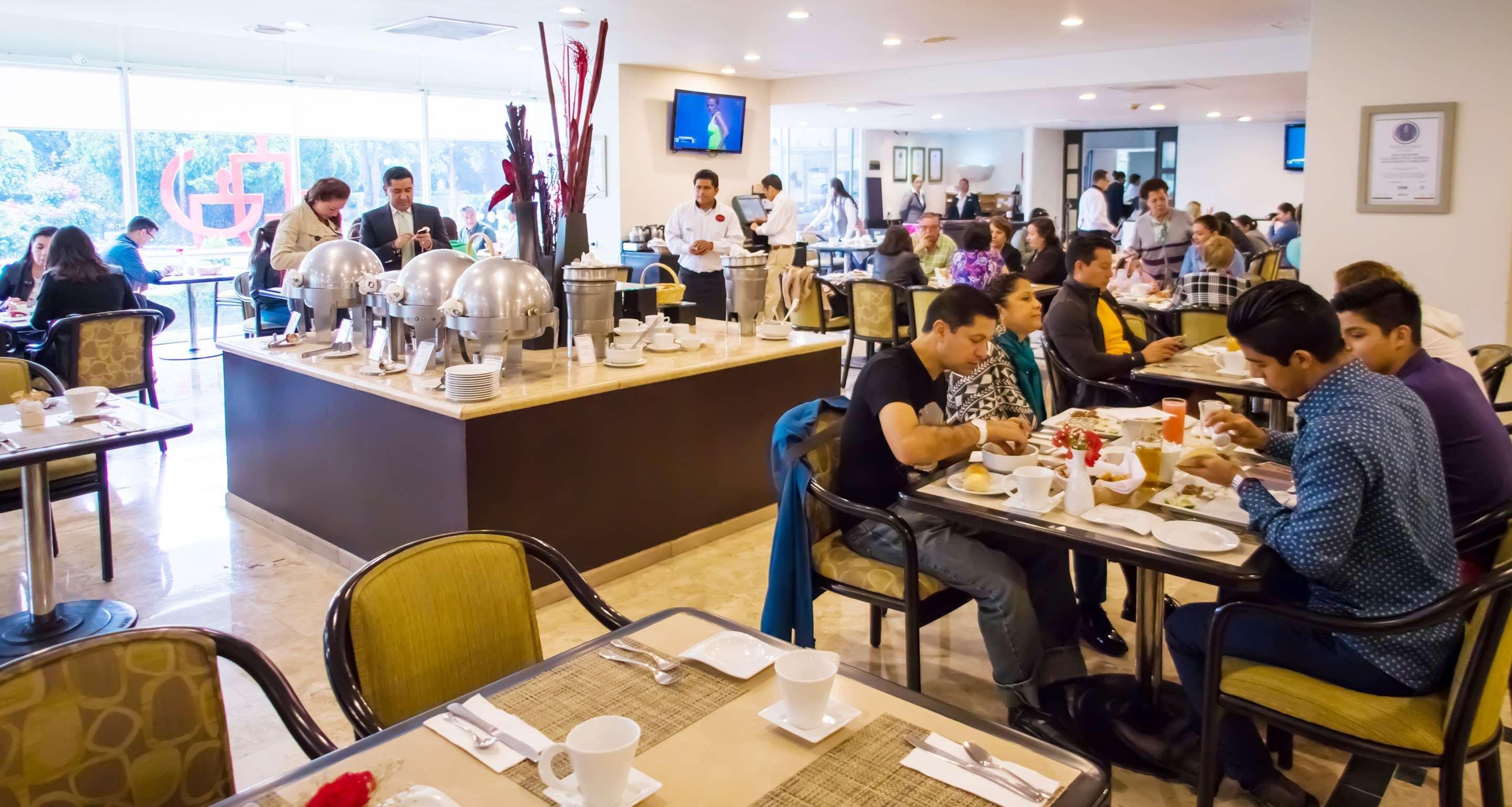 ベスト ウエスタン プラス グラン ホテル モレリア エクステリア 写真 The lounge at KLIA