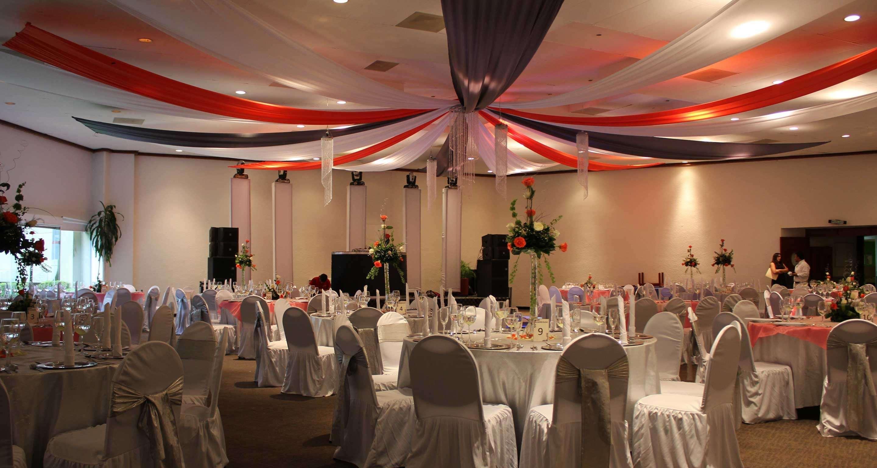 ベスト ウエスタン プラス グラン ホテル モレリア エクステリア 写真 A wedding reception