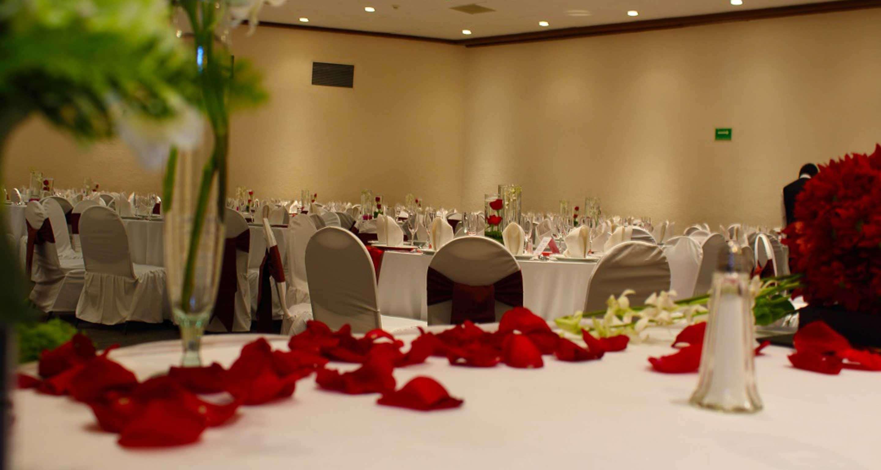 ベスト ウエスタン プラス グラン ホテル モレリア エクステリア 写真 A wedding reception