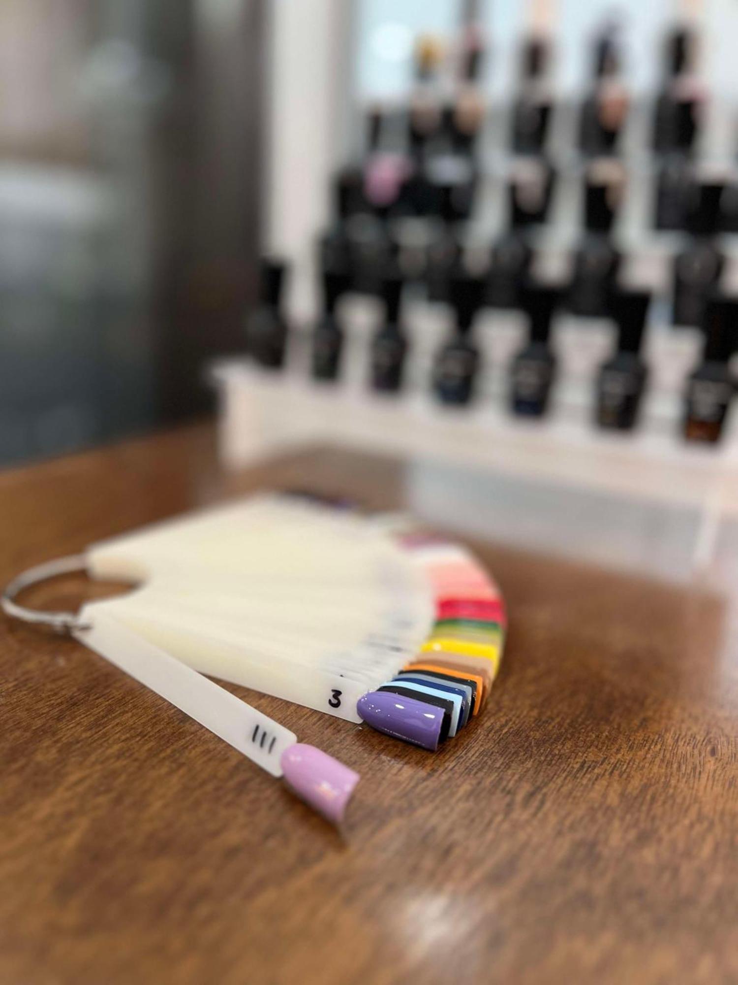 ベスト ウエスタン プラス グラン ホテル モレリア エクステリア 写真 A nail polish color chart