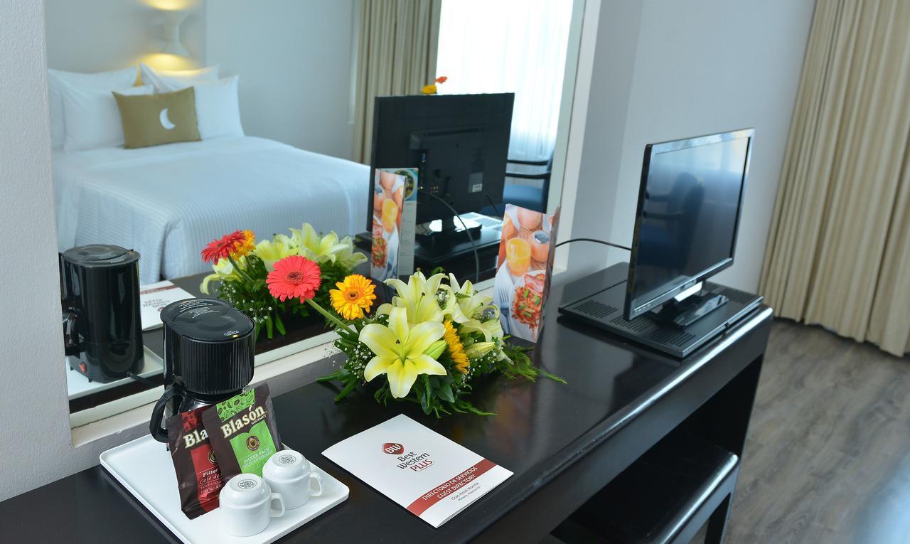 ベスト ウエスタン プラス グラン ホテル モレリア エクステリア 写真 A room at the hotel