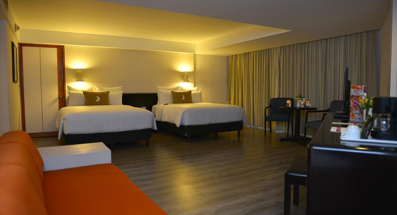 ベスト ウエスタン プラス グラン ホテル モレリア エクステリア 写真 A room at the hotel