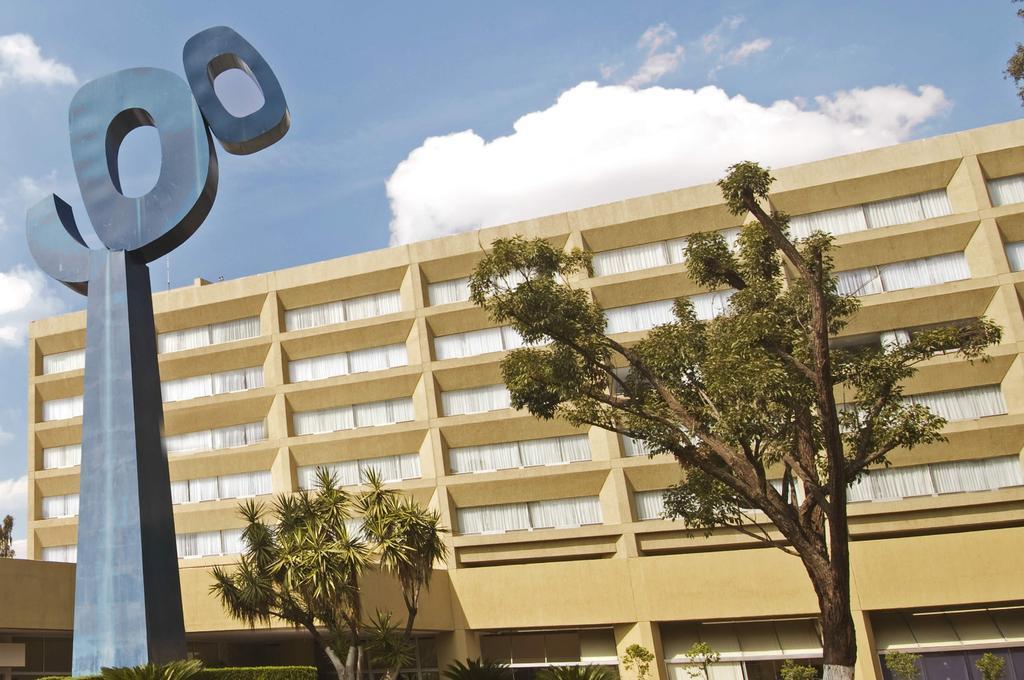 ベスト ウエスタン プラス グラン ホテル モレリア エクステリア 写真 The hotel's exterior